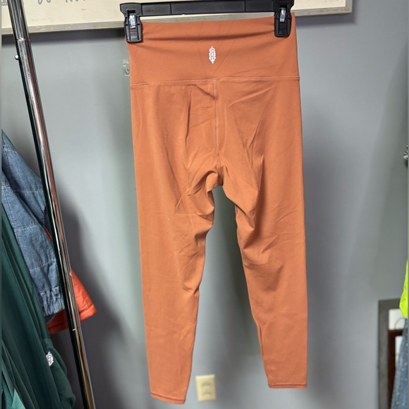 NWOT FP MOVEMENT NEVER BETTER LEGGINGS RT $98 - Picture 4 of 4